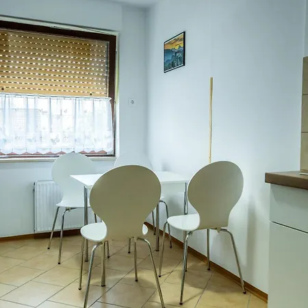 Apartmaji Anja *