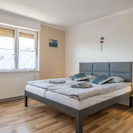 Apartmaji Anja * Bled