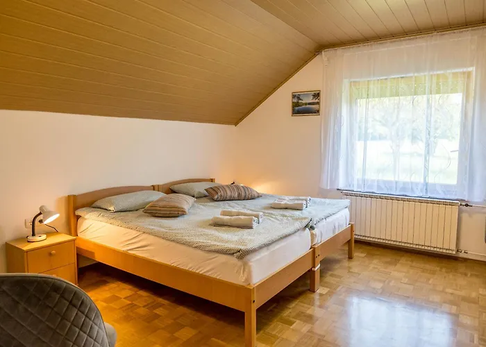 Apartmaji Anja *